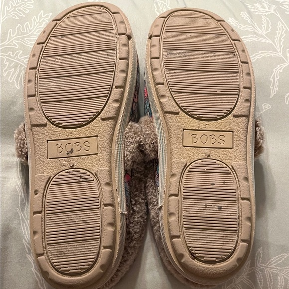 Gently Used Bobs Slippers - Picture 4 of 7